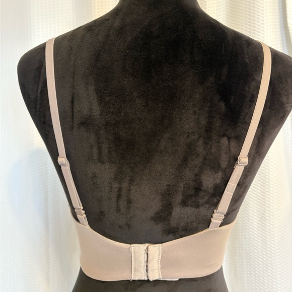 Victoria’s Secret Body by Victoria lined demi lace bra size 34D - Picture 3 of 8